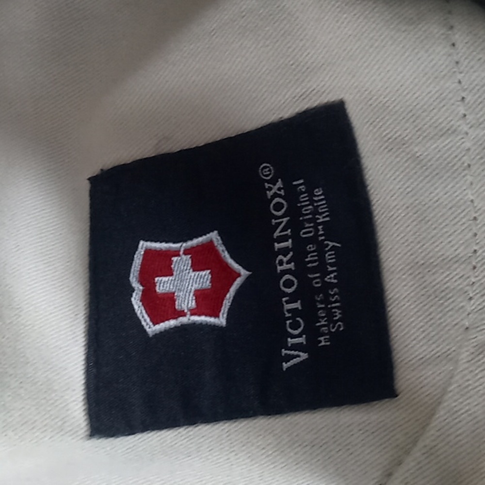 Victorinox Swiss 1884 Jeans. - Picture 11 of 11